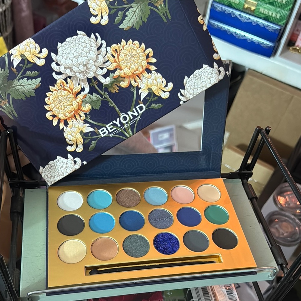 Beyond Eyeshadow Palette - Vibrant Blue and Gold
